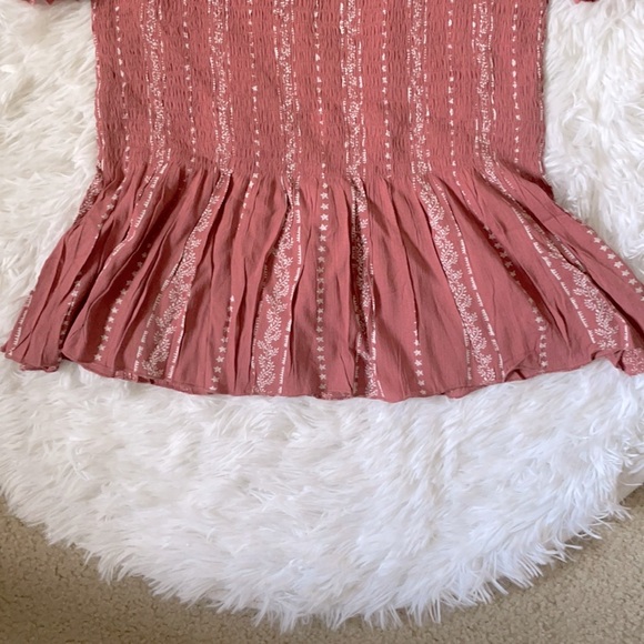 NWOT Marisol Off the Shoulder Fit and Flair Blouse - Picture 4 of 4